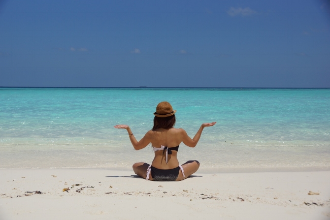 Girl+on+beach