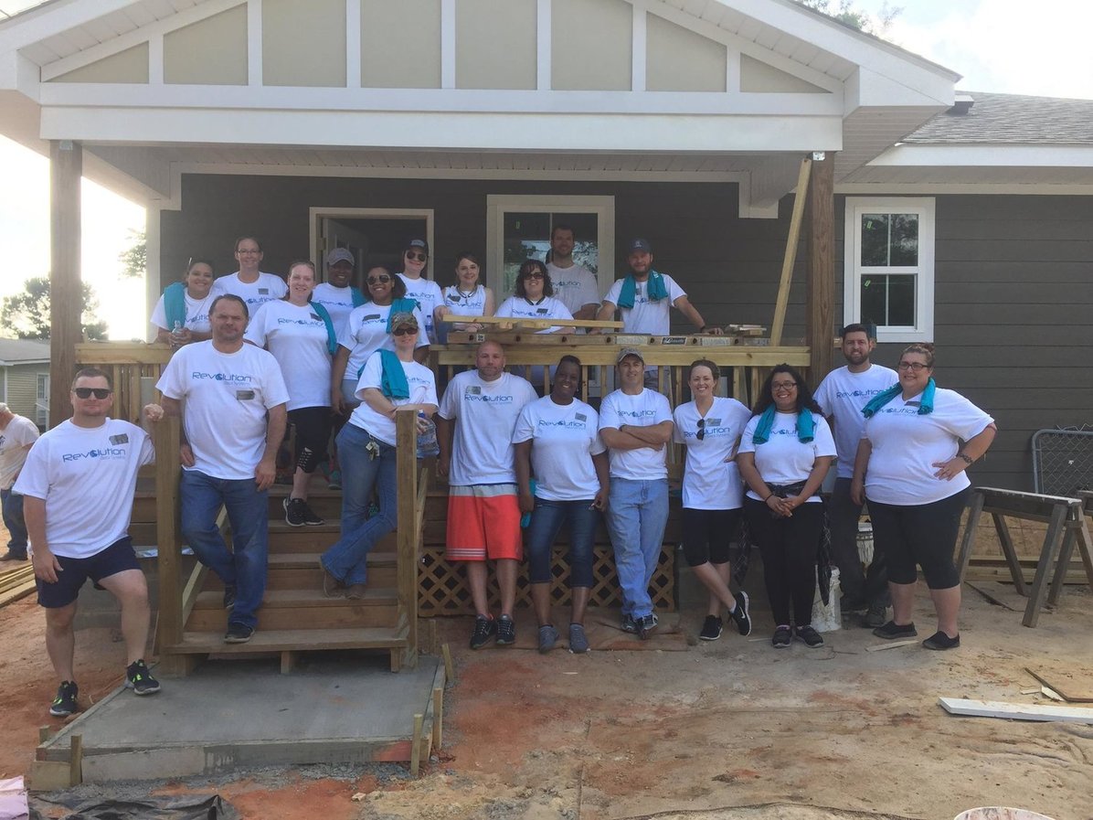 RDS+gives+back+Habitat+for+Humanity